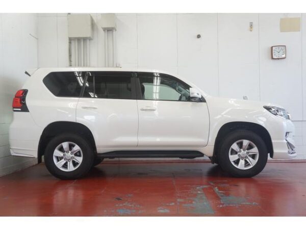 Ref:AUX-11720230 TOYOTA LAND CRUISER PRADO 2020 - Image 4