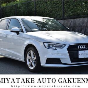2019 Audi A3 white gasoline used car Japan export