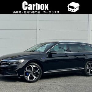 2022 Volkswagen Passat Variant black hybrid used car Japan export