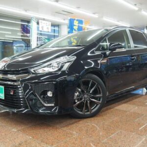 2017 Toyota Prius Alpha black hybrid used car Japan export