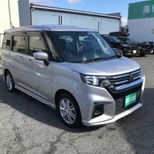 2022 Mitsubishi Delica D:2 silver hybrid used car Japan export