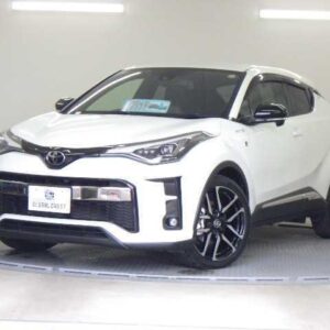 2020 Toyota C-Hr pearl hybrid used car Japan export