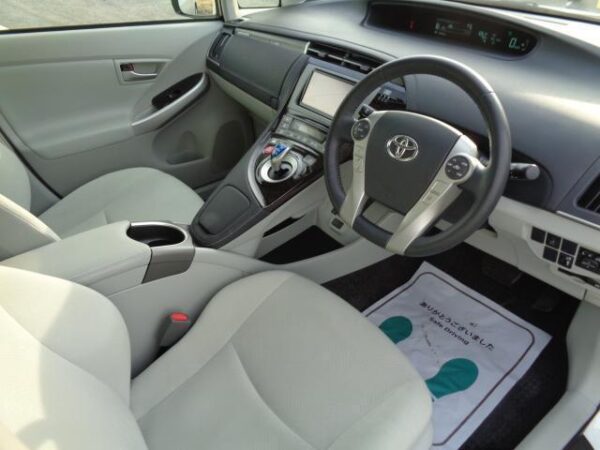 Ref:AUX-16729677 TOYOTA PRIUS PHV 2014 - Image 4