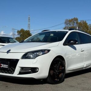 2013 Renault Megane Estate pearl gasoline used car Japan export