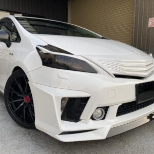 2013 Toyota Prius Alpha pearl hybrid used car Japan export