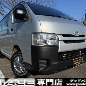 2014 Toyota Hiace Van silver diesel used car Japan export