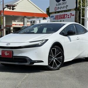 2023 Toyota Prius pearl gasoline used car Japan export