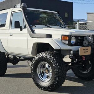 2006 Toyota Land Cruiser 70 white gasoline used car Japan export