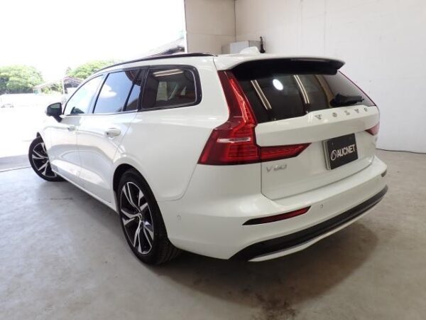 Ref:AUX-17848430 VOLVO V60 2022 - Image 2