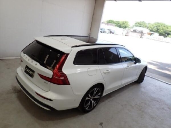Ref:AUX-17848430 VOLVO V60 2022 - Image 4