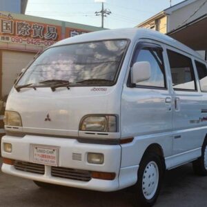 1994 Mitsubishi Bravo white gasoline used car Japan export