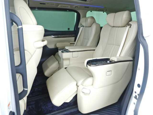 Ref:AUX-18054276 TOYOTA ALPHARD HYBRID 2023 18 Ref:AUX-18054276 TOYOTA ALPHARD HYBRID 2023 - Image 18