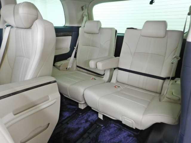 Ref:AUX-18054276 TOYOTA ALPHARD HYBRID 2023 19 Ref:AUX-18054276 TOYOTA ALPHARD HYBRID 2023 - Image 19