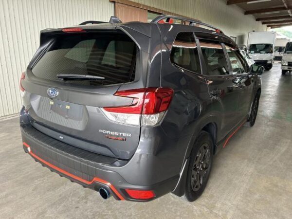 Ref:AUX-18089319 SUBARU FORESTER 2022 - Image 2