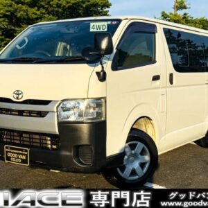 2015 Toyota Hiace Van white diesel used car Japan export