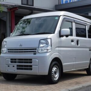 2018 Nissan Nv100Clipper Van silver gasoline used car Japan export