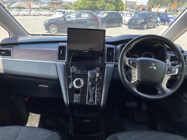Ref:AUX-18129977 MITSUBISHI DELICA D:5 2023 - Image 2