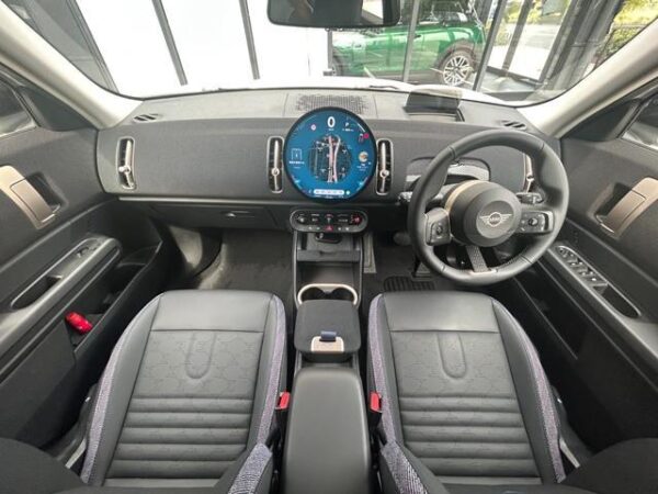 Ref:AUX-18142103 MINI MINI 2024 - Image 2