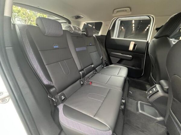 Ref:AUX-18142103 MINI MINI 2024 - Image 12