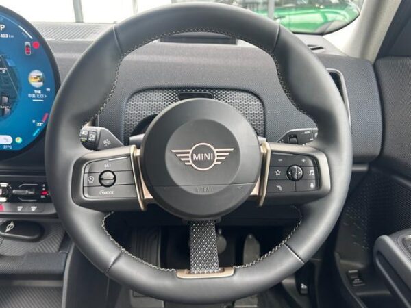 Ref:AUX-18142103 MINI MINI 2024 - Image 16