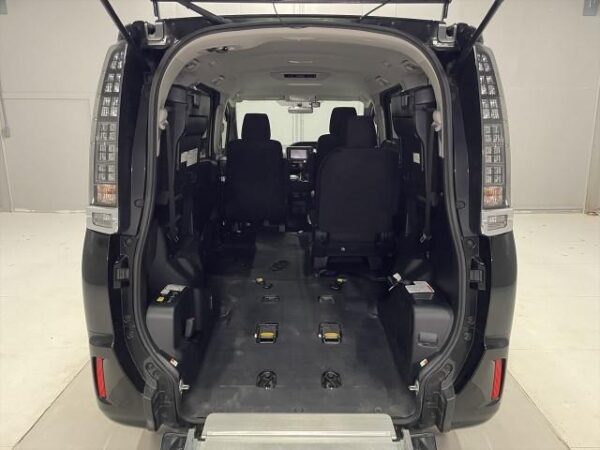 Ref:AUX-18143587 TOYOTA VOXY 2014 - Image 6