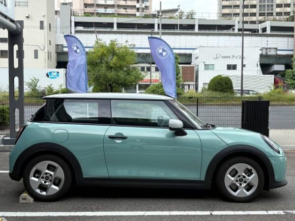 Ref:AUX-18199414 MINI MINI 2024 - Image 8