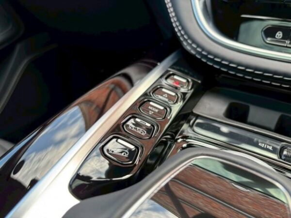 Ref:AUX-18200294 ASTON MARTIN DBX 2023 - Image 14