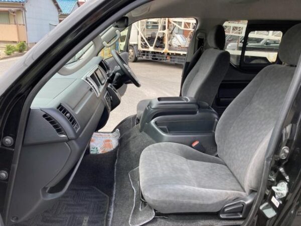 Ref:AUX-18200308 TOYOTA HIACE WAGON 2023 - Image 11