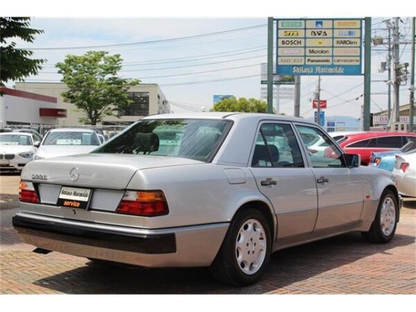 Ref:AUX-18203997 MERCEDES BENZ E-CLASS 1991 - Image 2