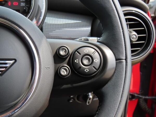 Ref:AUX-18215110 MINI MINI 2020 - Image 19