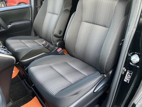 Ref:AUX-18231079 TOYOTA VOXY 2019 - Image 12