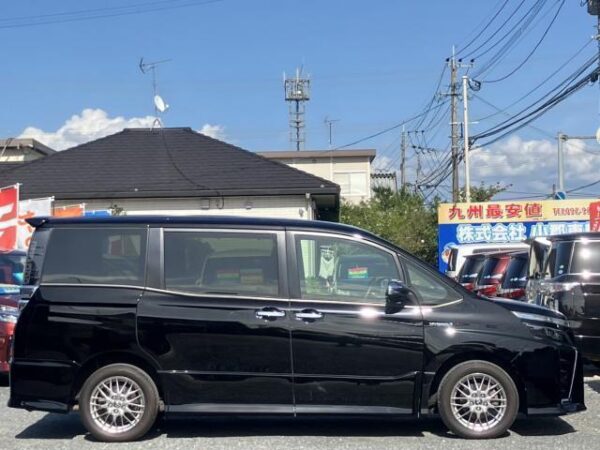 Ref:AUX-18231079 TOYOTA VOXY 2019 - Image 4