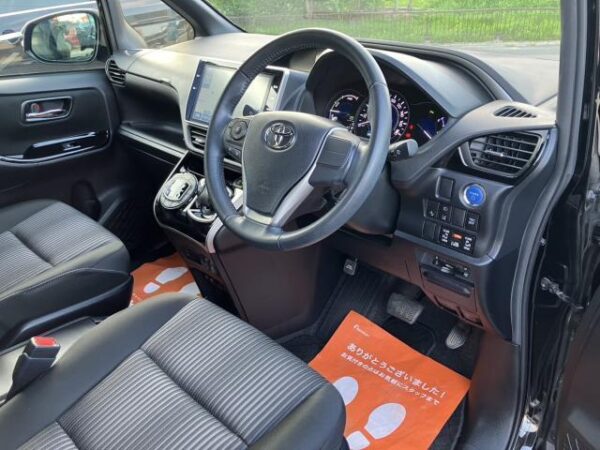Ref:AUX-18231079 TOYOTA VOXY 2019 - Image 9