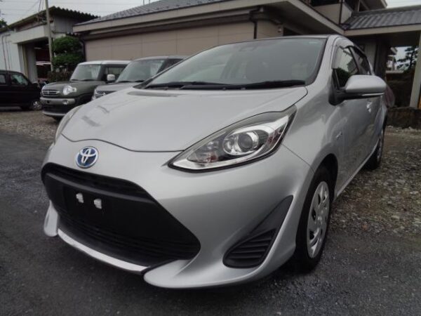 Ref:AUX-18247704 TOYOTA AQUA 2020