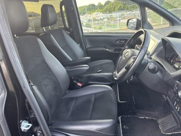 Ref:AUX-18290030 TOYOTA VOXY 2020 - Image 15