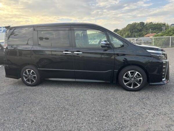 Ref:AUX-18290030 TOYOTA VOXY 2020 - Image 17