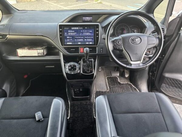 Ref:AUX-18290030 TOYOTA VOXY 2020 - Image 3