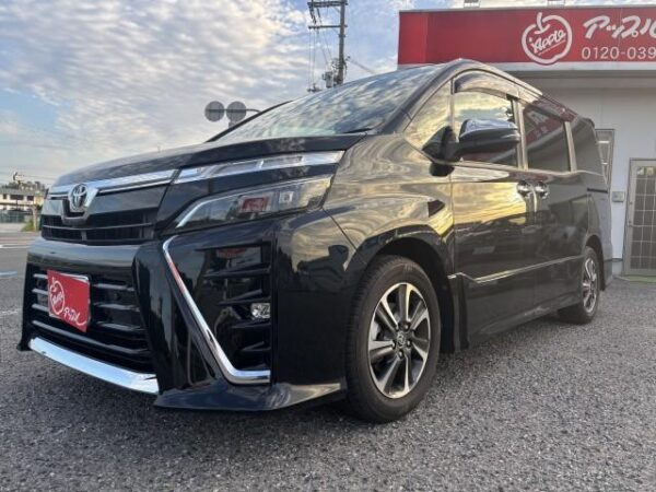 Ref:AUX-18290030 TOYOTA VOXY 2020