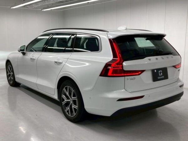 Ref:AUX-18290337 VOLVO V60 2023 - Image 8