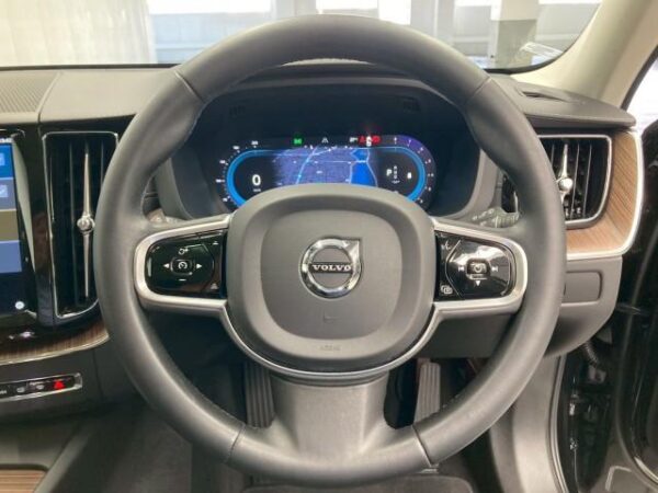 Ref:AUX-18301685 VOLVO XC60 2022 - Image 12