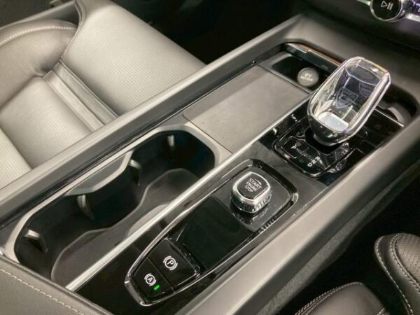 Ref:AUX-18301685 VOLVO XC60 2022 - Image 17