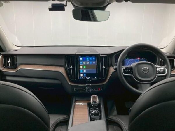 Ref:AUX-18301685 VOLVO XC60 2022 - Image 3