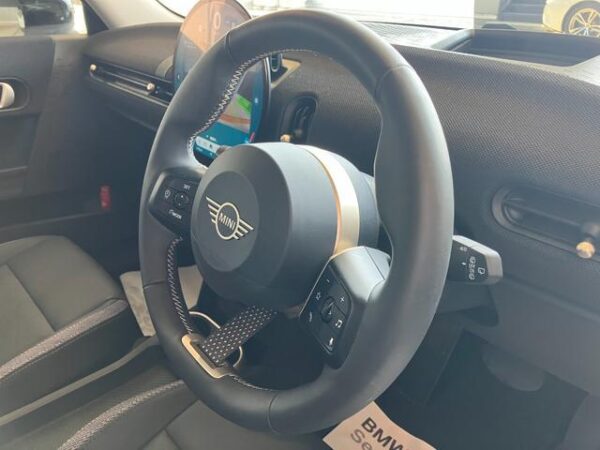 Ref:AUX-18315540 MINI MINI 2024 - Image 14
