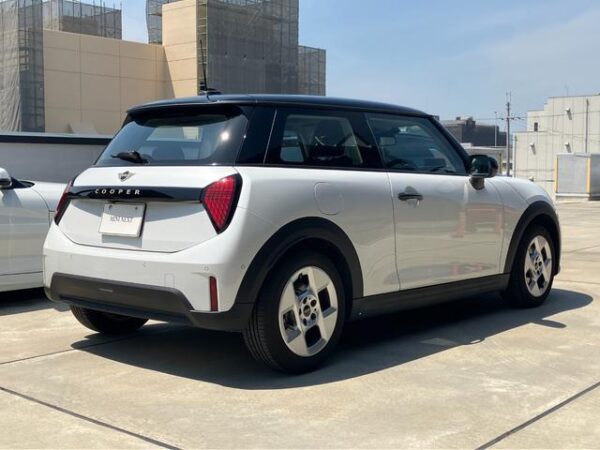 Ref:AUX-18315540 MINI MINI 2024 - Image 3