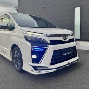 2017 Toyota Voxy pearl gasoline used car Japan export
