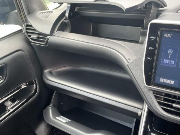 Ref:AUX-18334593 TOYOTA VOXY 2019 - Image 19