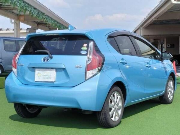 Ref:AUX-18335811 TOYOTA AQUA 2016 - Image 2