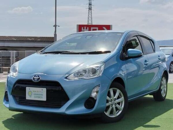 Ref:AUX-18335811 TOYOTA AQUA 2016