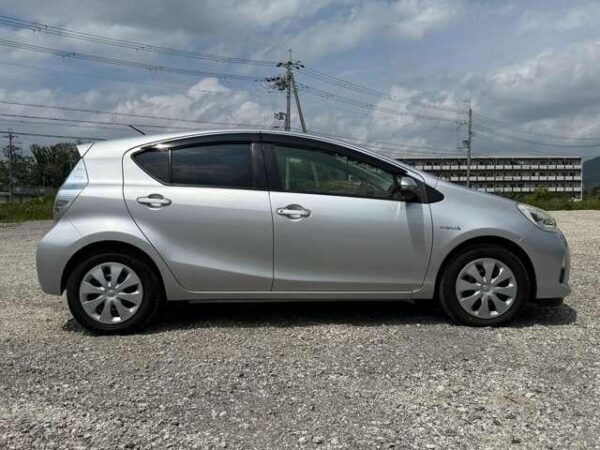 Ref:AUX-18337895 TOYOTA AQUA 2013 - Image 19