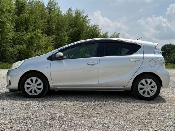 Ref:AUX-18337895 TOYOTA AQUA 2013 - Image 20